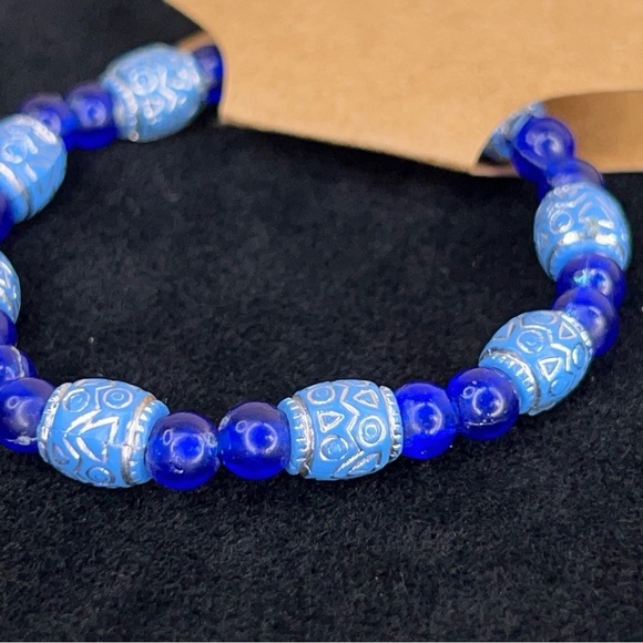 Blue Beaded Bracelet 7” Light Blue Dark Blue Tribal Design Boho - Picture 4 of 6